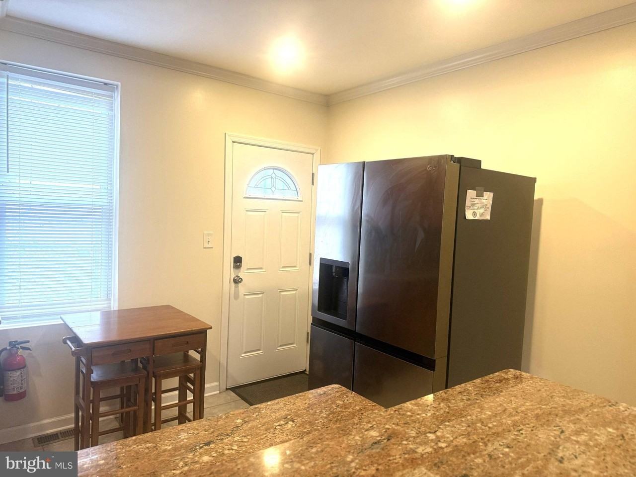 3702 Midvale Ave - Photo 5 of 17