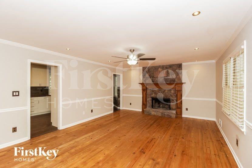 4295 Hickory Point Dr - Photo 4 of 15