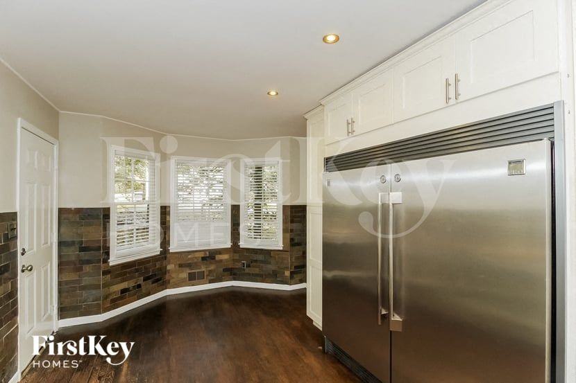 4295 Hickory Point Dr - Photo 5 of 15