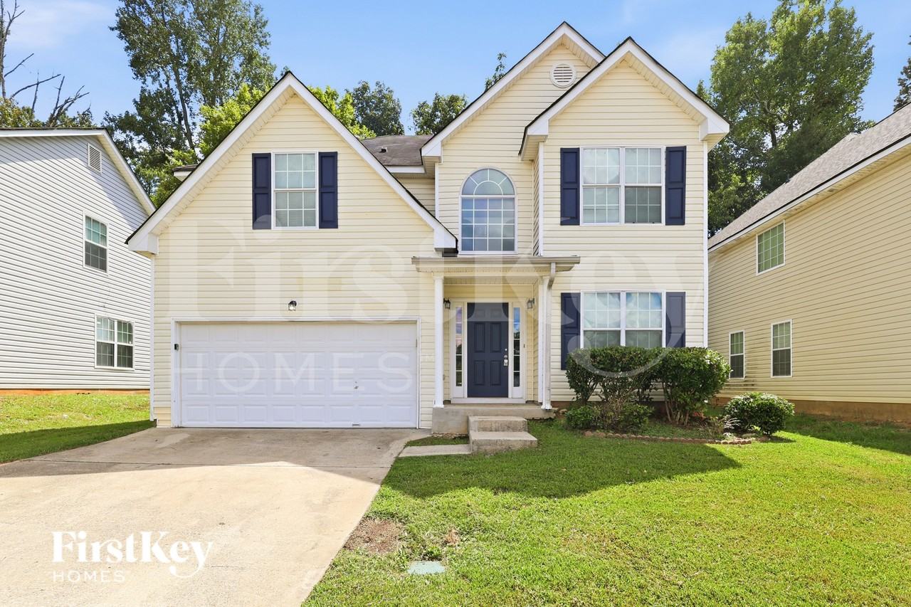2896 Two Lake Cir