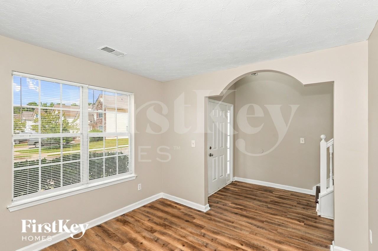 2896 Two Lake Cir - Photo 2 of 16