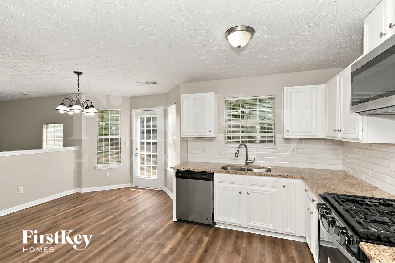 2896 Two Lake Cir - Photo 7 of 16