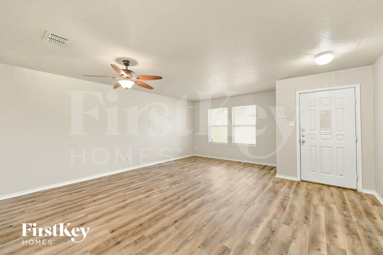 3502 Sage Mdw - Photo 3 of 16