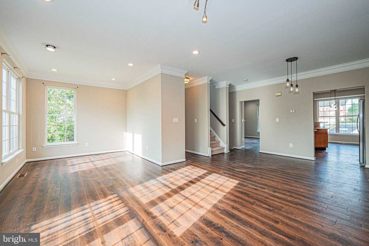 22619 Upperville Heights Sq - Photo 7 of 42