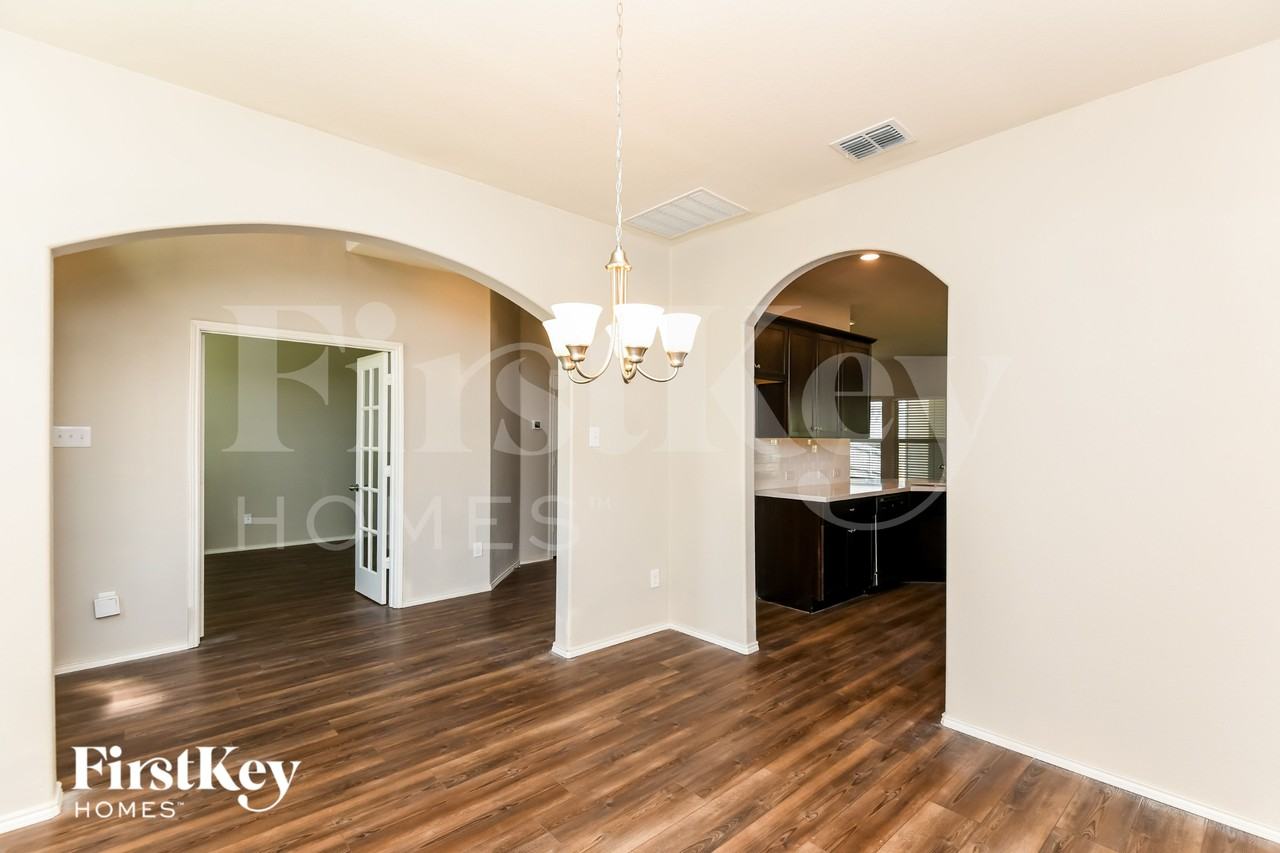 5836 Japonica St - Photo 4 of 16