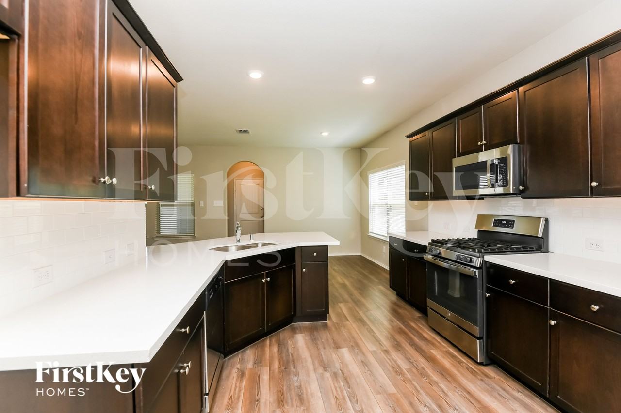 5836 Japonica St - Photo 5 of 16