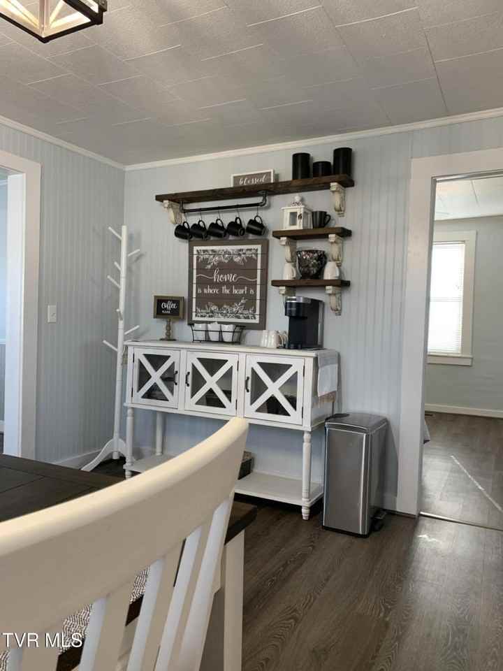 175 Brown Ln - Photo 3 of 29