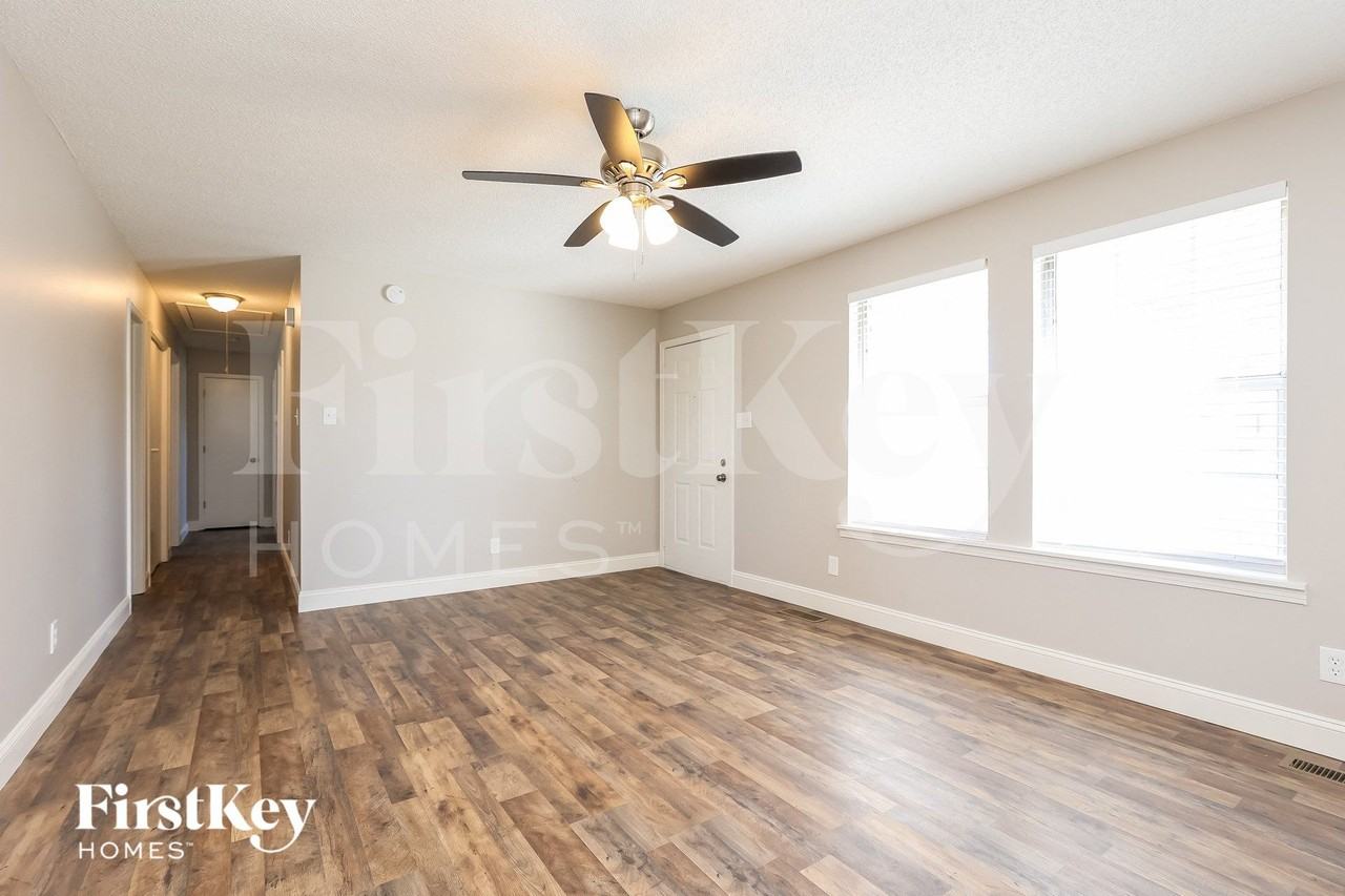 214 Beard Ave - Photo 3 of 15