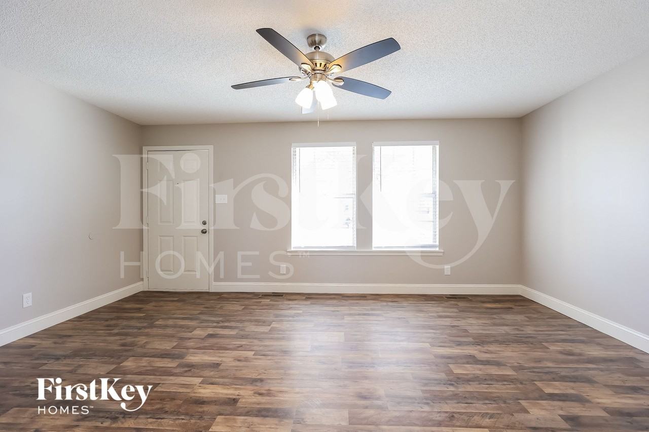 214 Beard Ave - Photo 4 of 15
