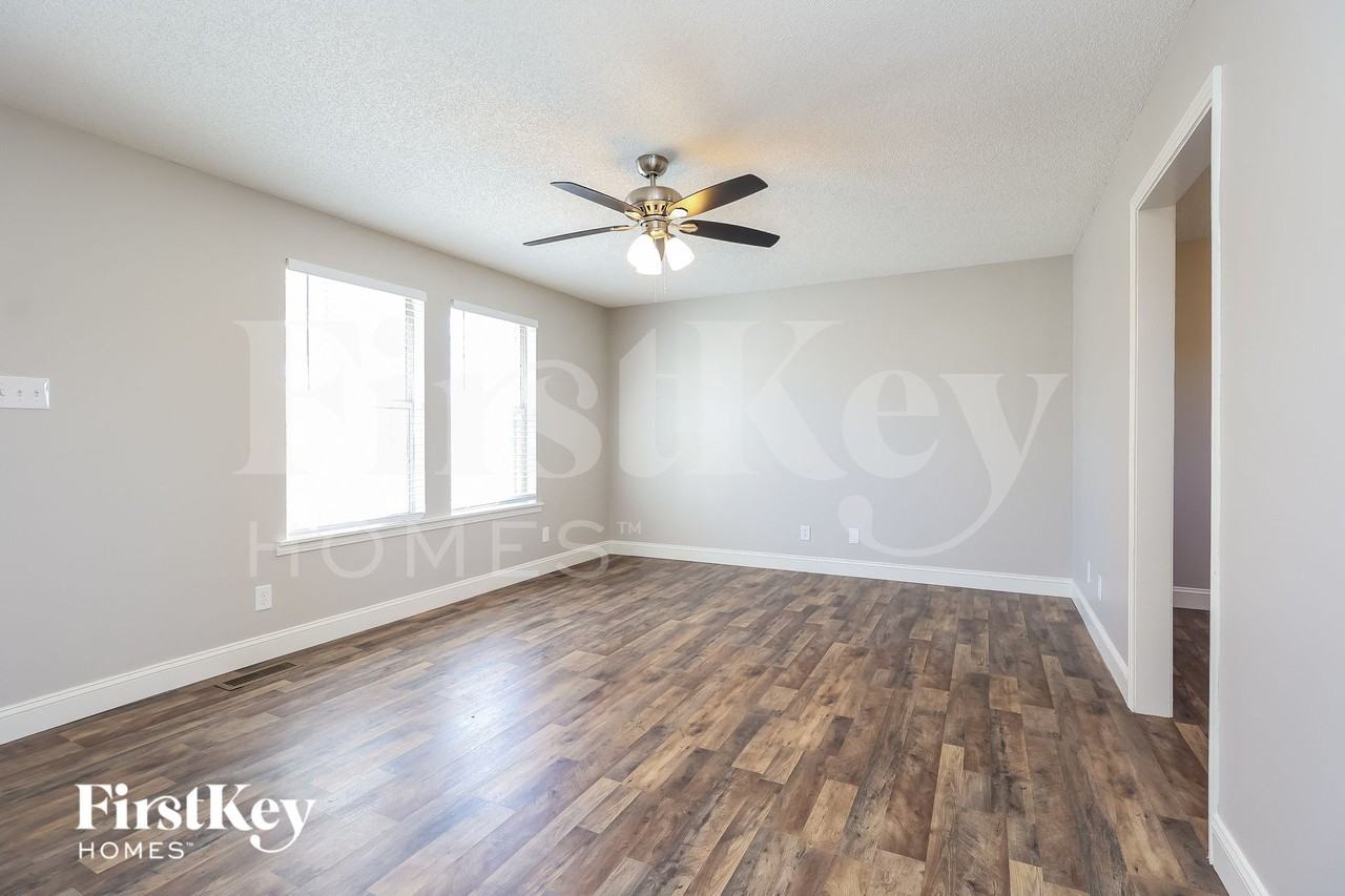 214 Beard Ave - Photo 5 of 15