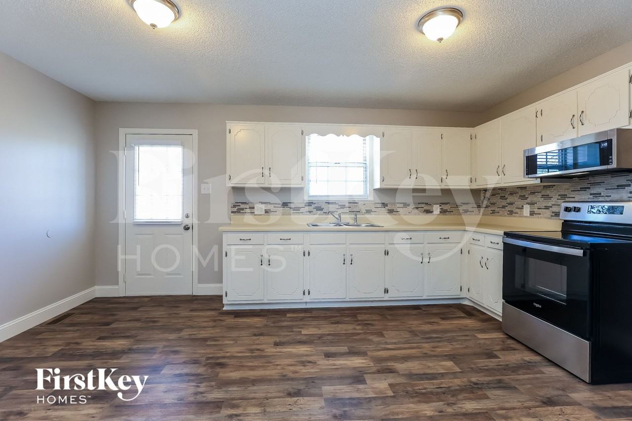 214 Beard Ave - Photo 6 of 15