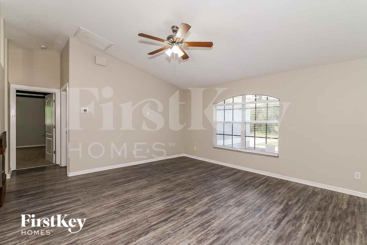 1686 Mincey Ter - Photo 2 of 17