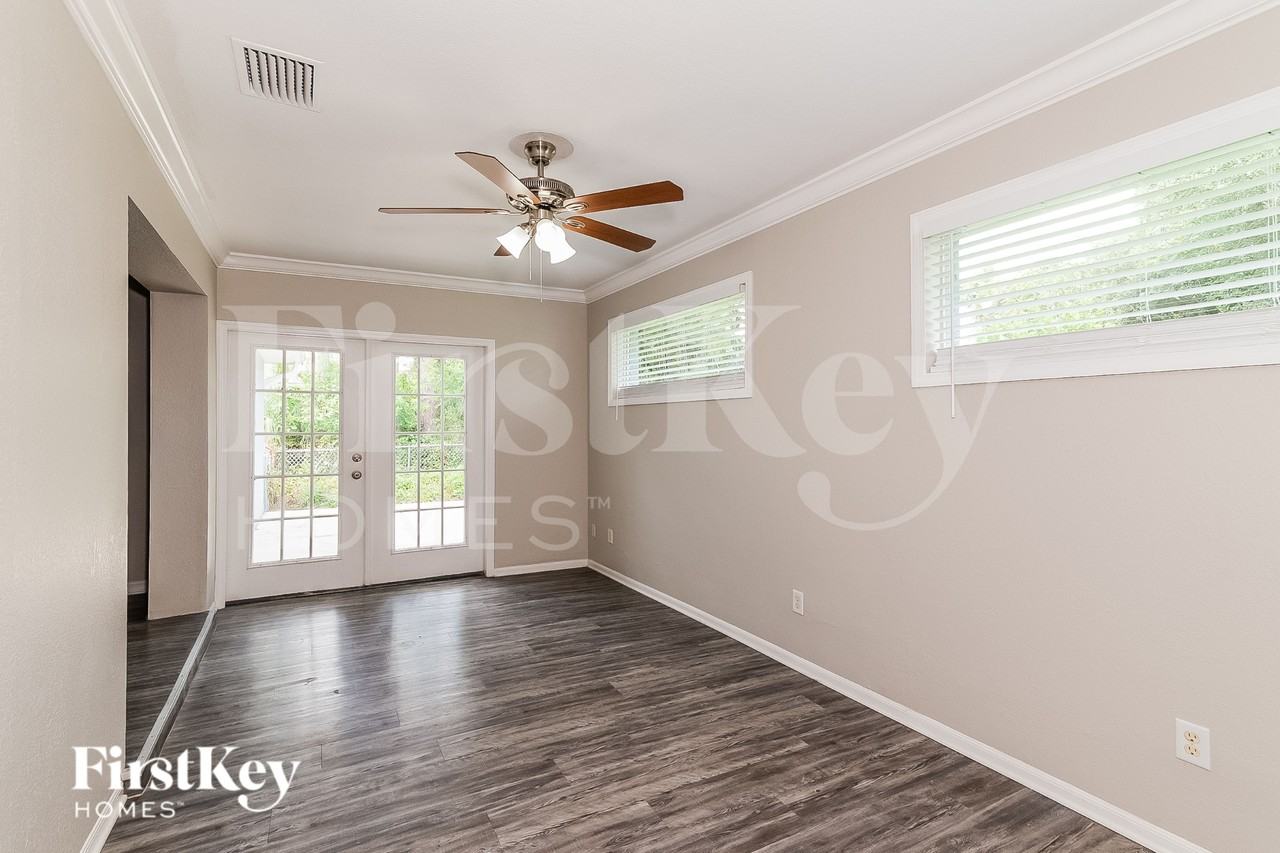 1686 Mincey Ter - Photo 5 of 17