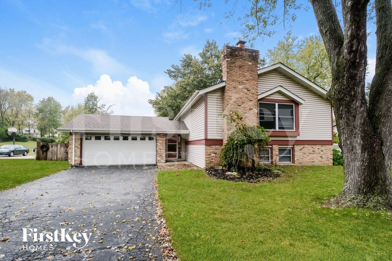 801 Boleyn Pl - Photo 2 of 15