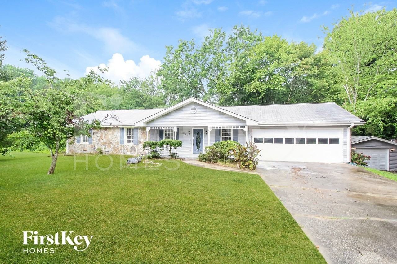 1673 Moss Dr - Photo 2 of 15