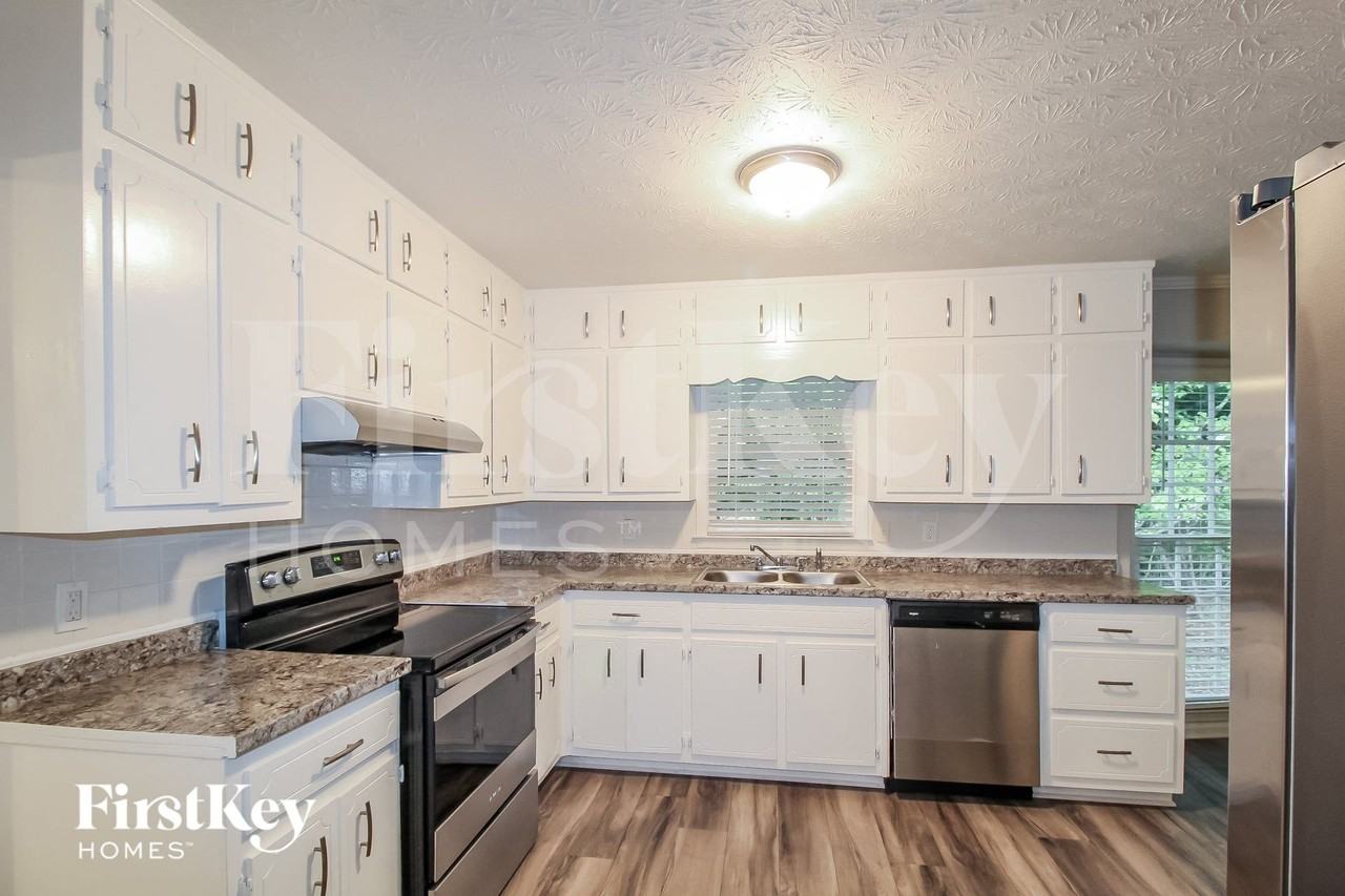 1673 Moss Dr - Photo 6 of 15