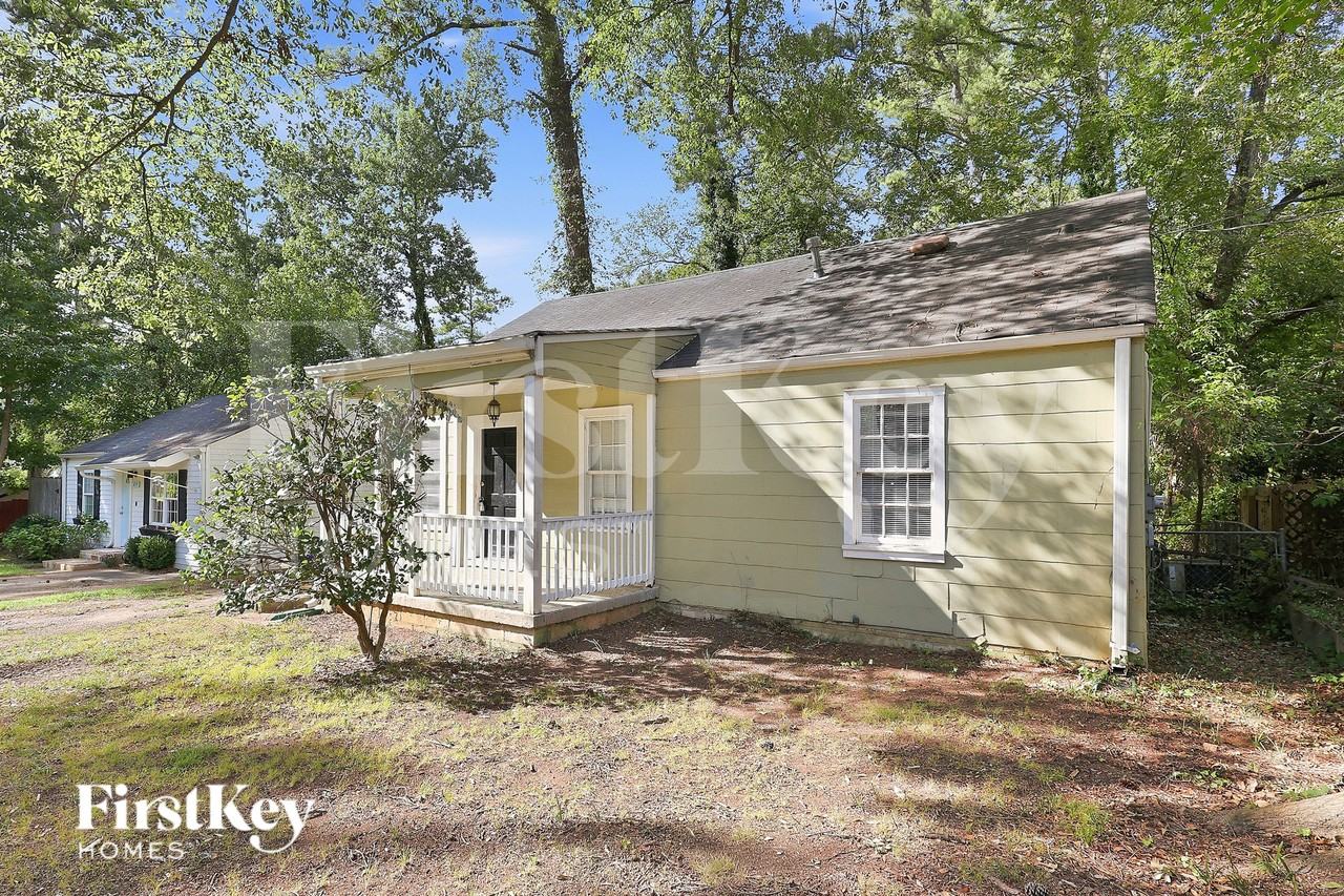 2238 Brunswick Ave - Photo 3 of 16