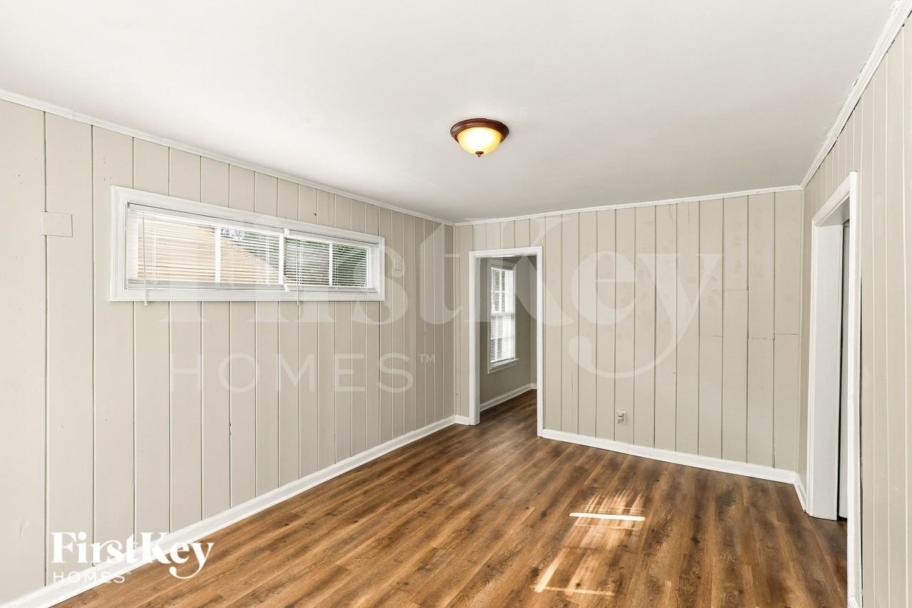 2238 Brunswick Ave - Photo 6 of 16
