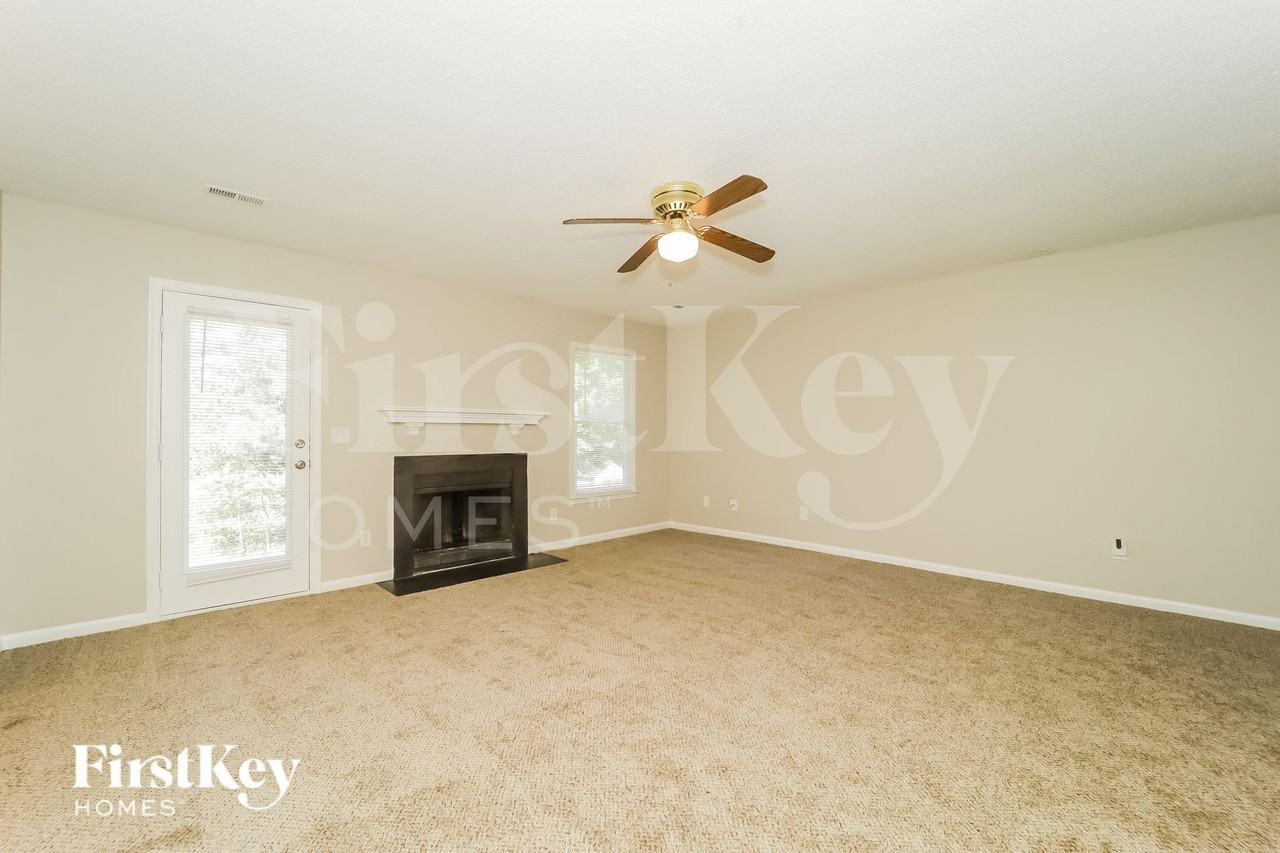 4613 Eagle Rock Rd - Photo 3 of 15