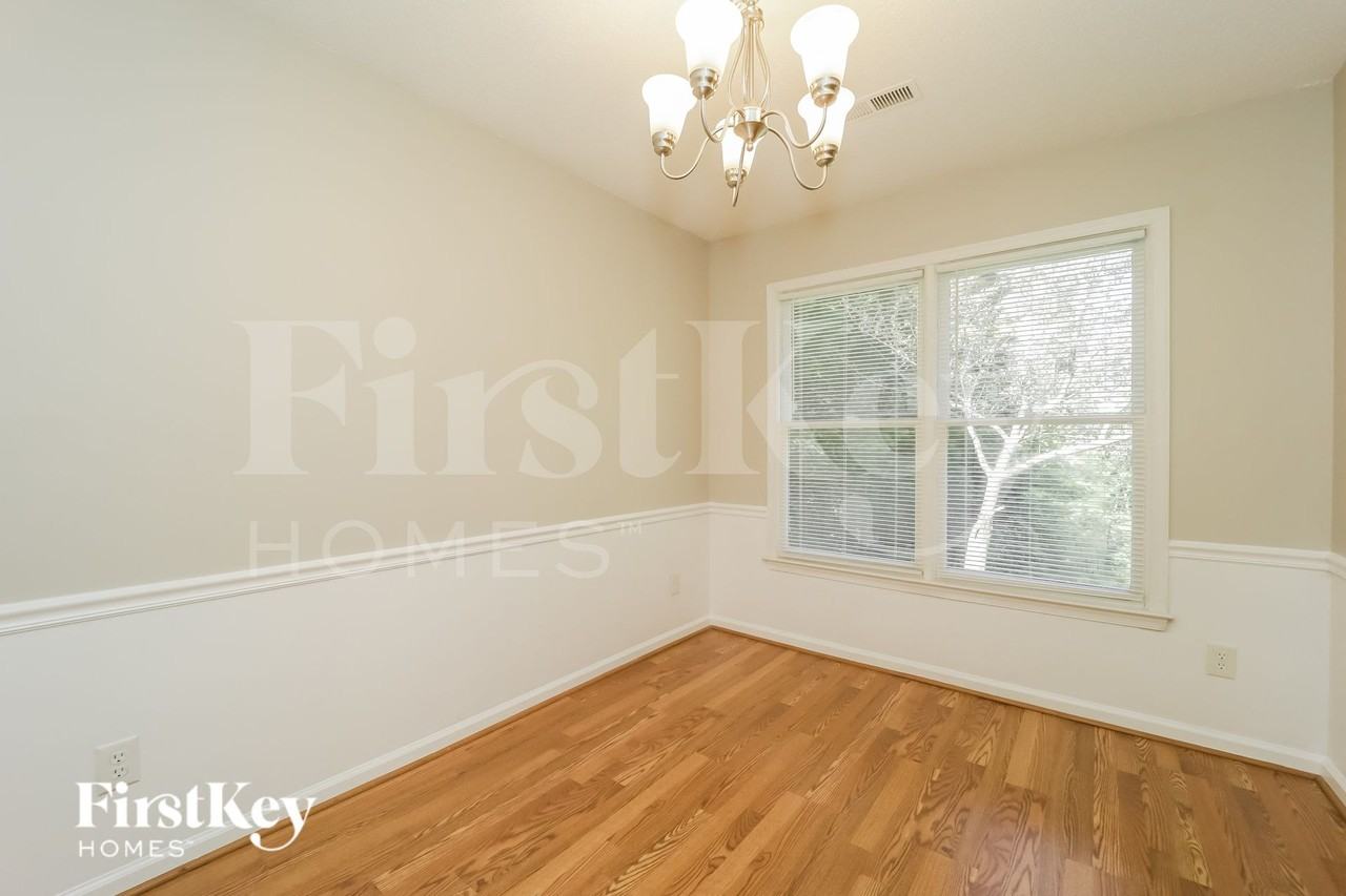 4613 Eagle Rock Rd - Photo 4 of 15