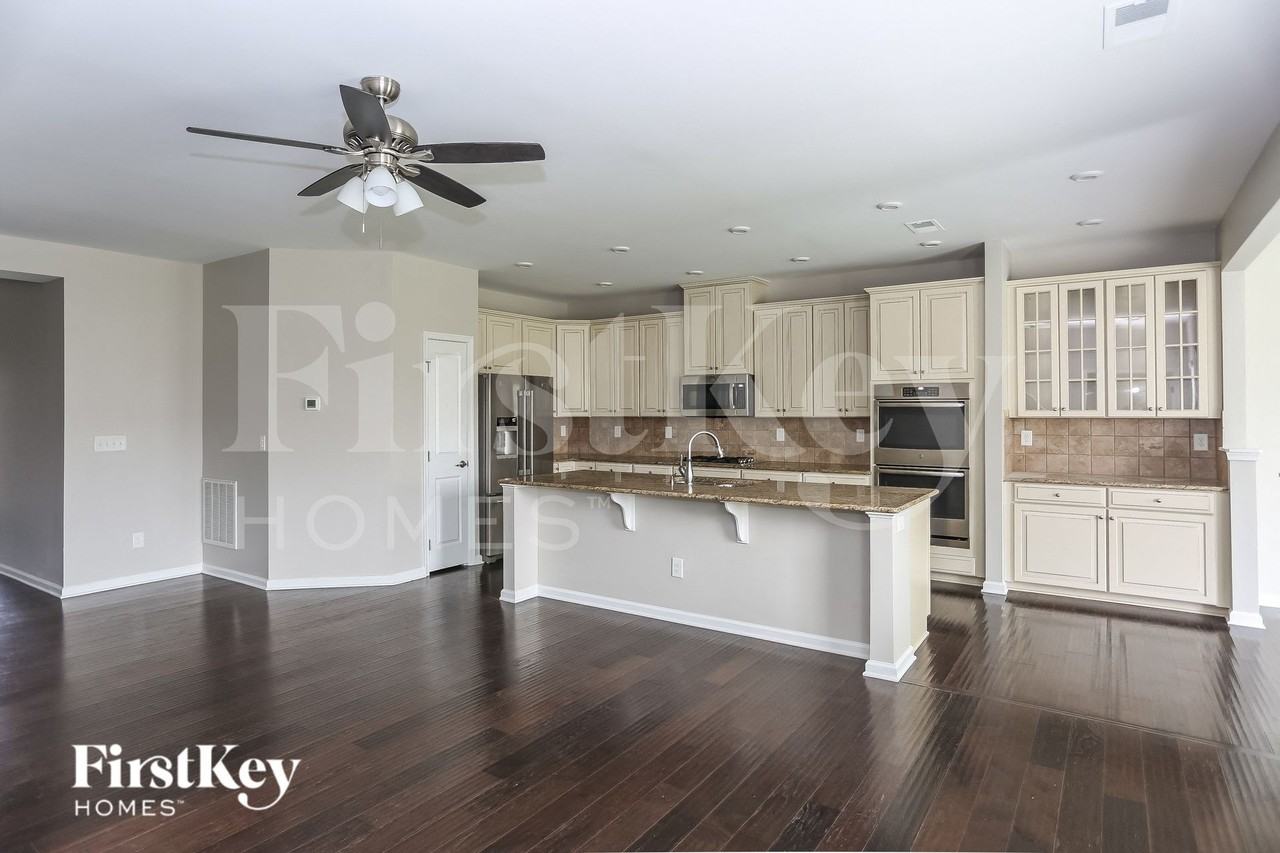 7334 Raylee Ave Sw - Photo 4 of 15