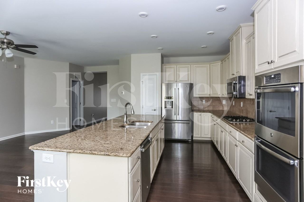 7334 Raylee Ave Sw - Photo 5 of 15
