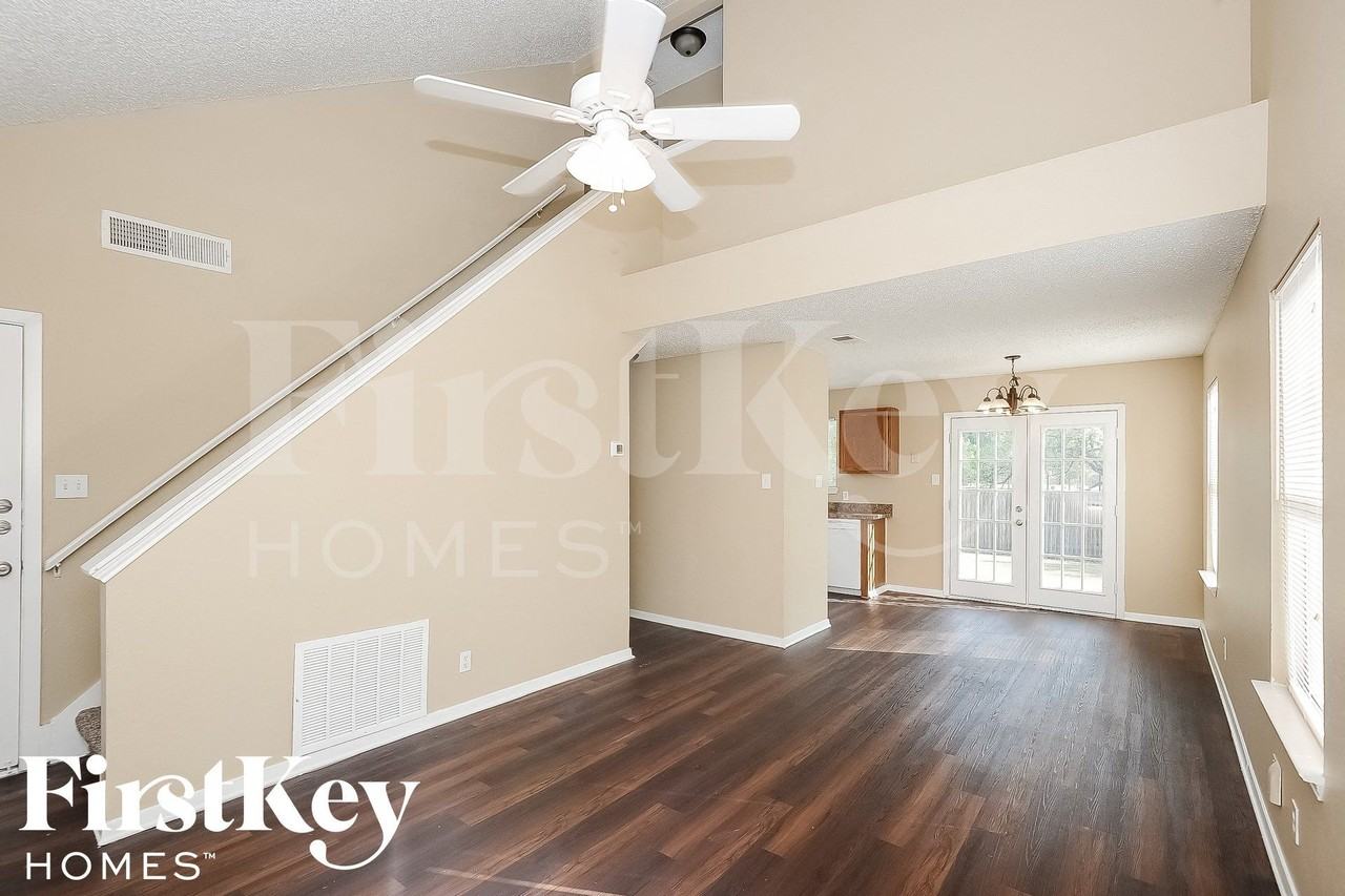 9109 Horncastle Ct - Photo 4 of 16