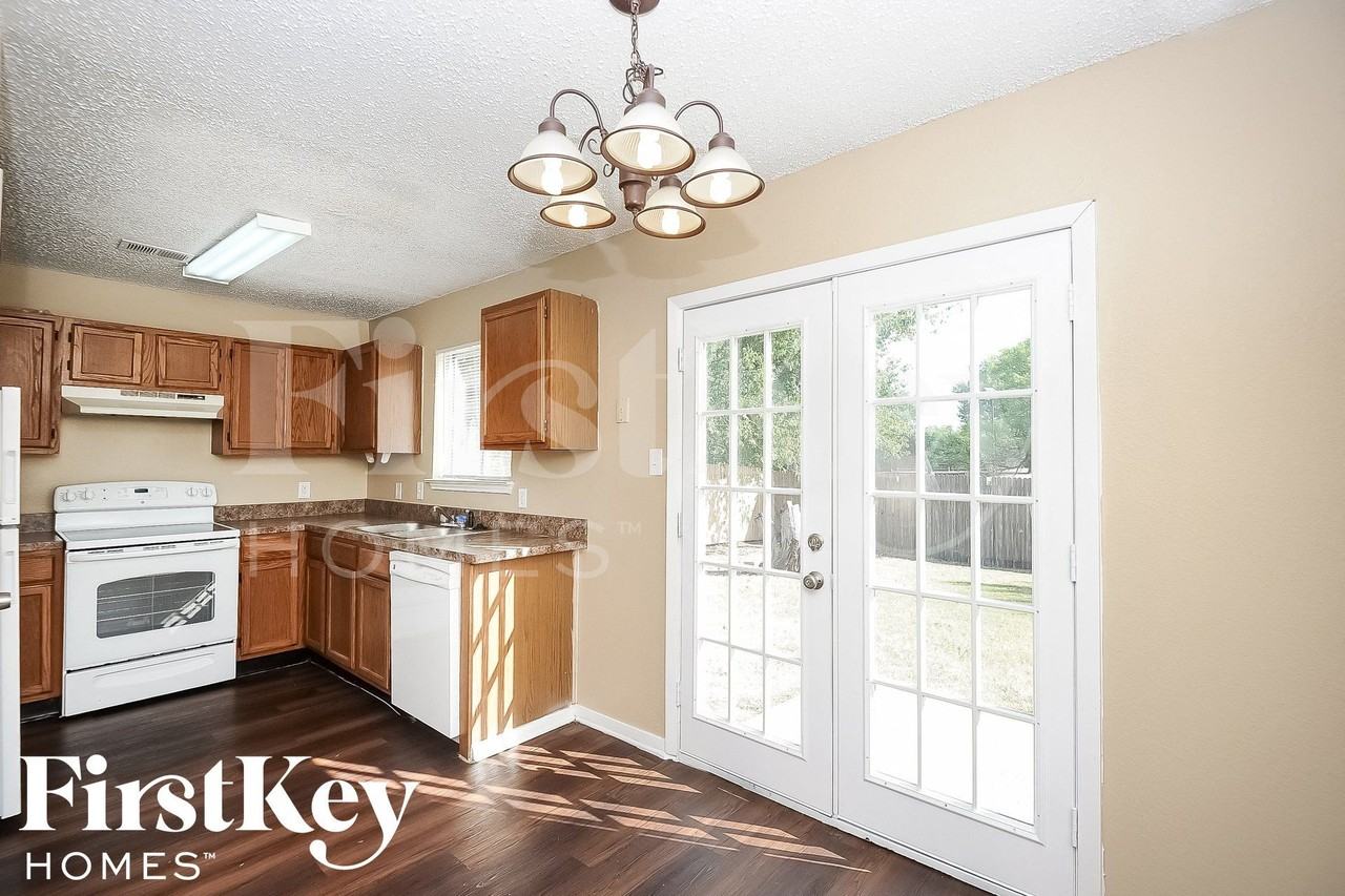 9109 Horncastle Ct - Photo 5 of 16