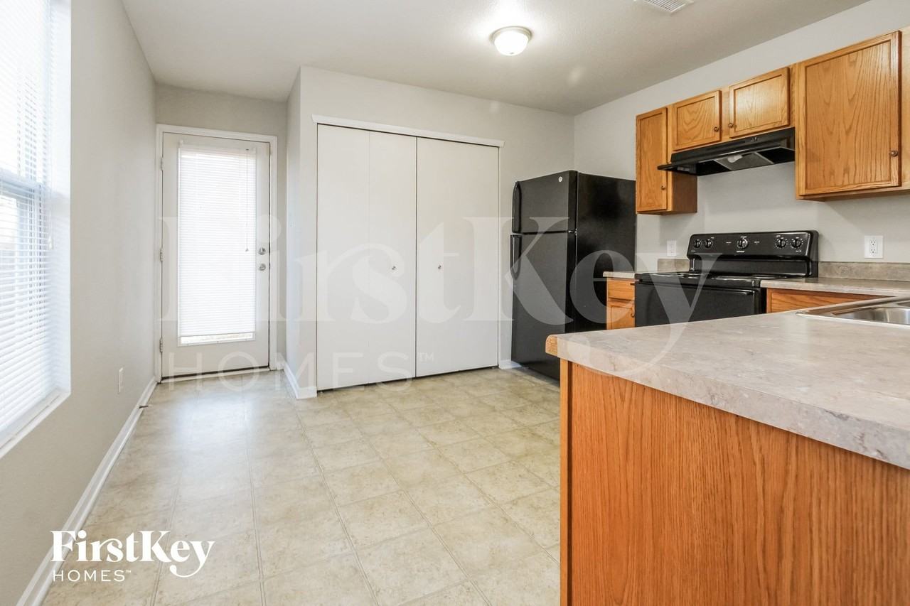 8435 Sansa St - Photo 4 of 15