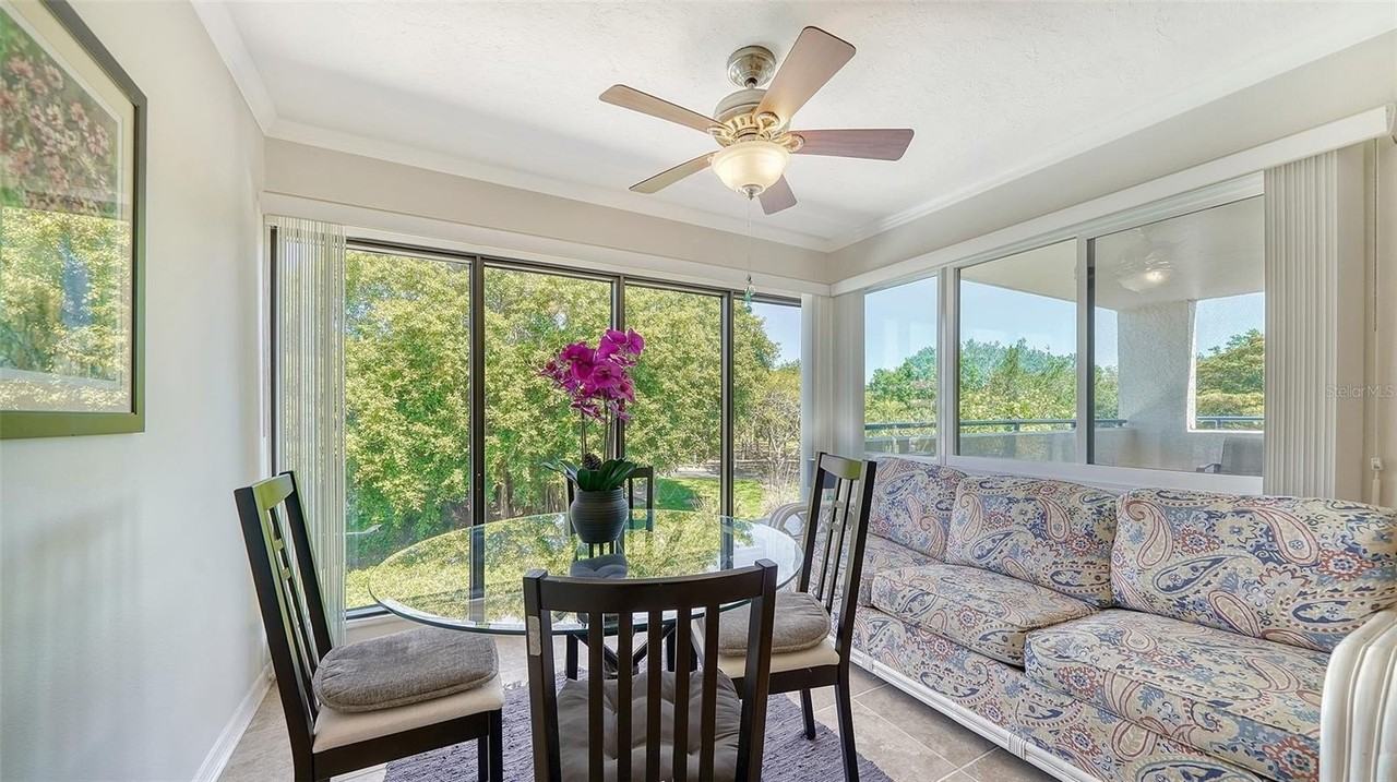 835 S Osprey Ave #201 - Photo 5 of 38