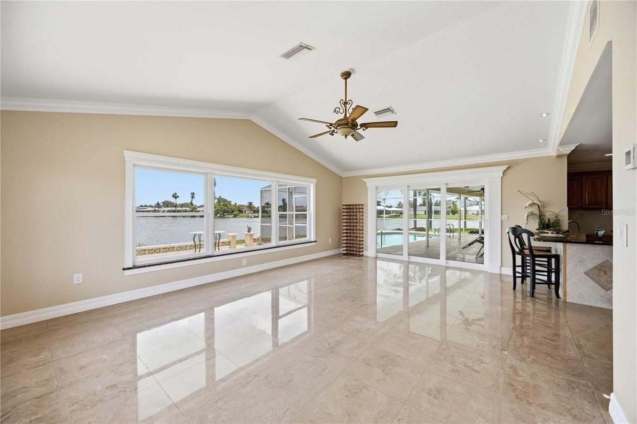 1714 Claw Ct - Photo 3 of 24