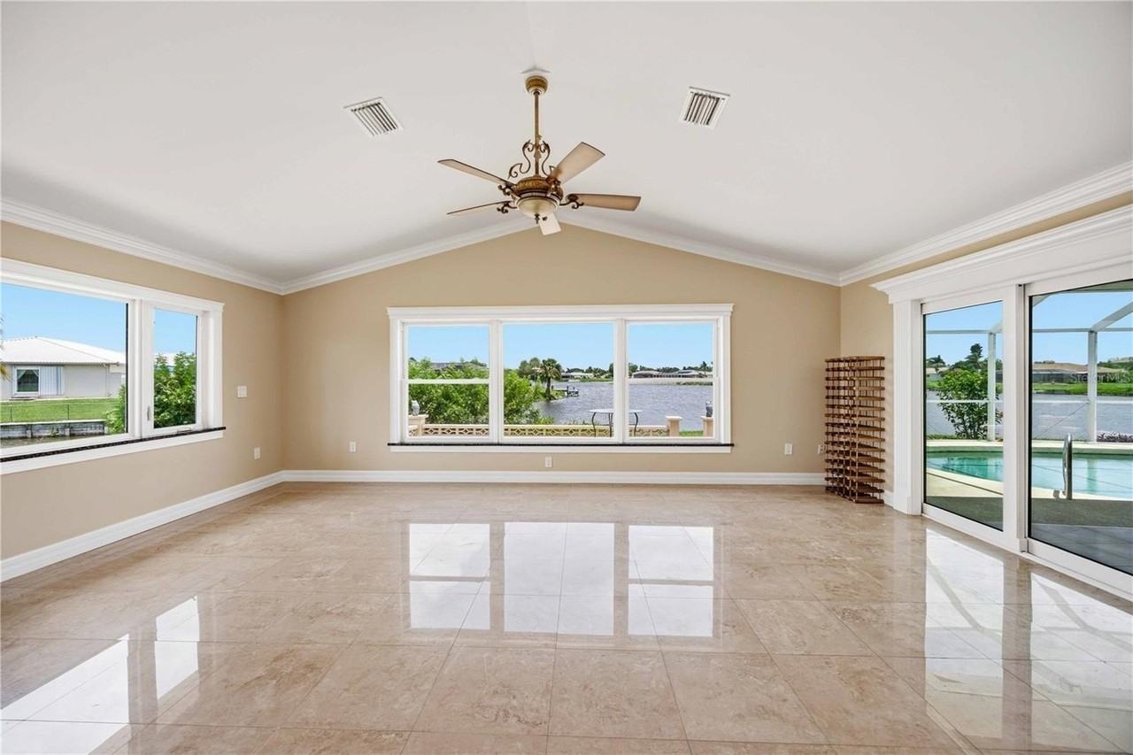 1714 Claw Ct - Photo 4 of 24