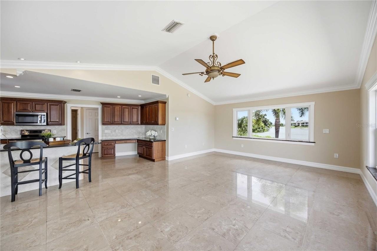 1714 Claw Ct - Photo 5 of 24