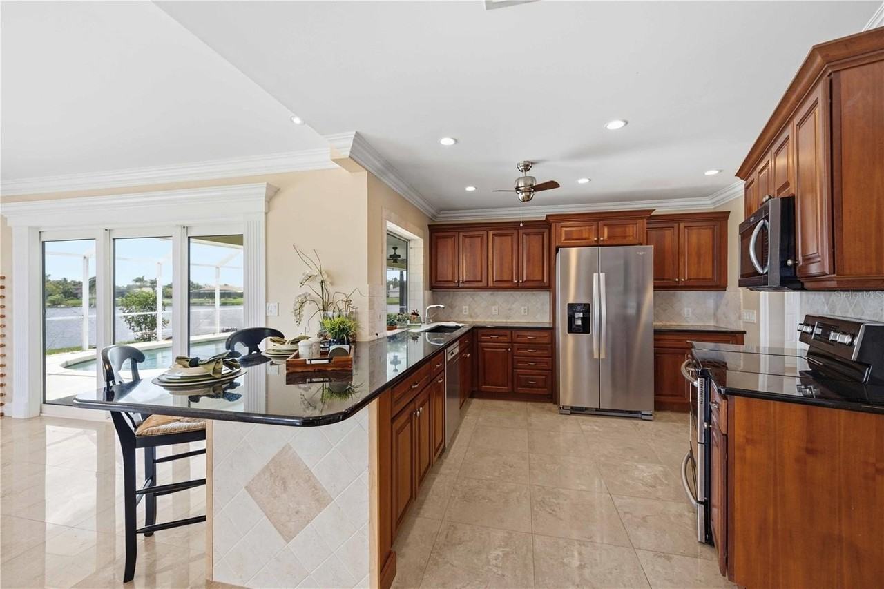 1714 Claw Ct - Photo 7 of 24