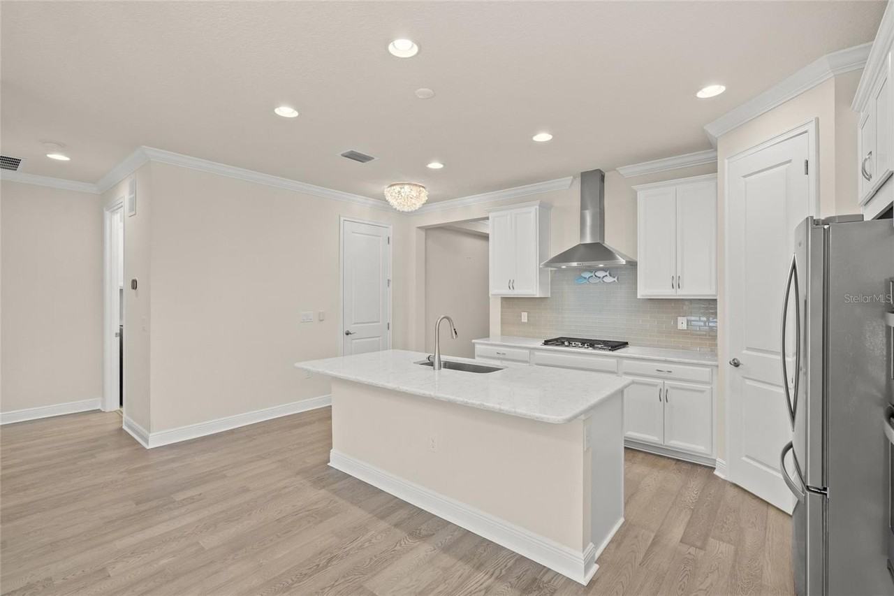 5690 Long Shore Loop - Photo 3 of 50