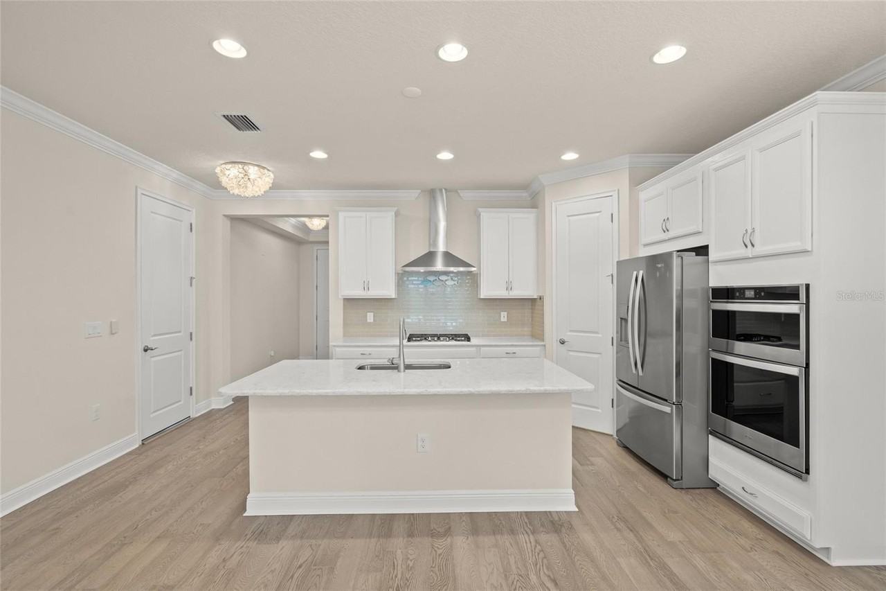 5690 Long Shore Loop - Photo 4 of 50