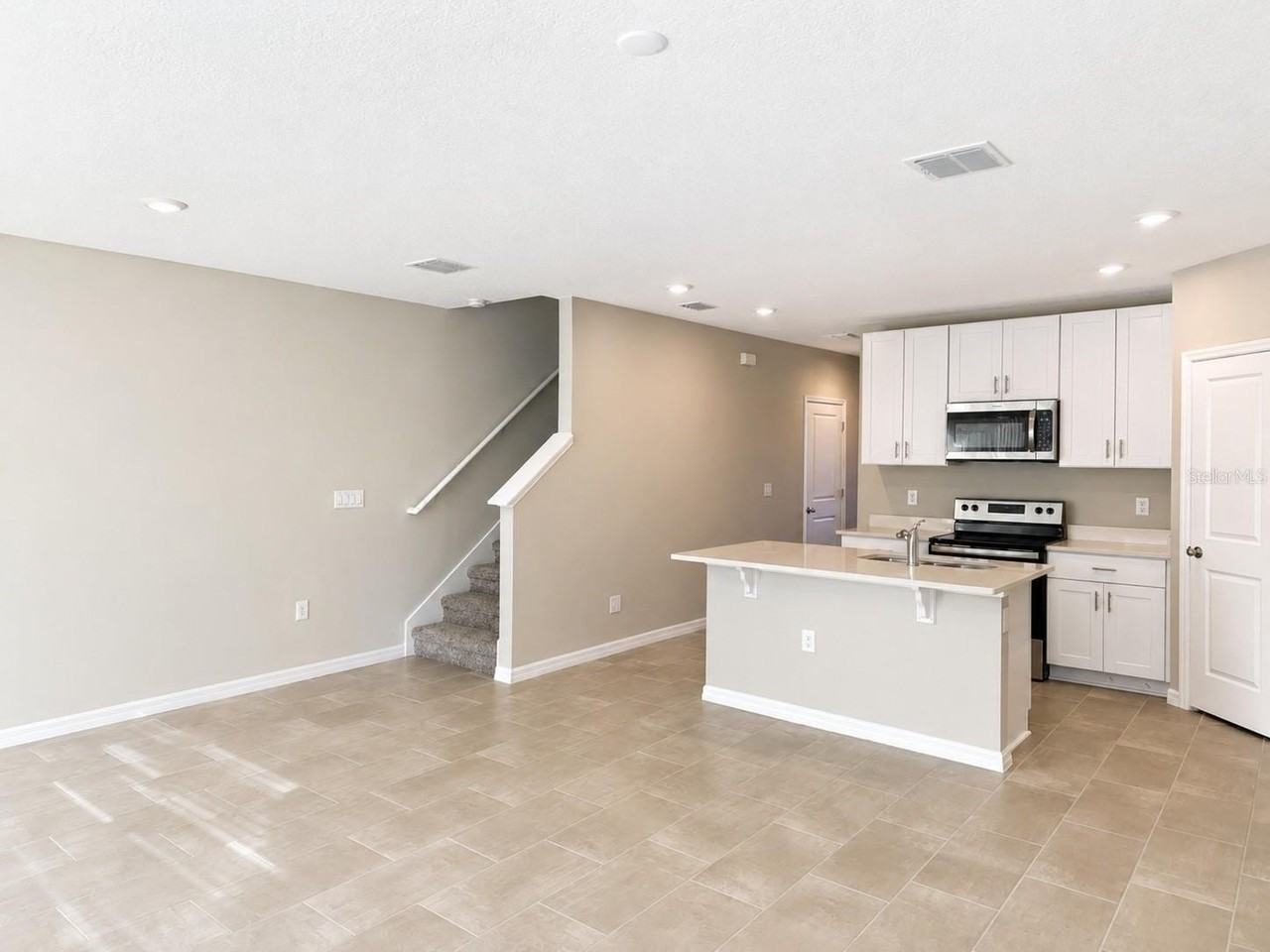 5909 Sailor Coast Way - Photo 4 of 37