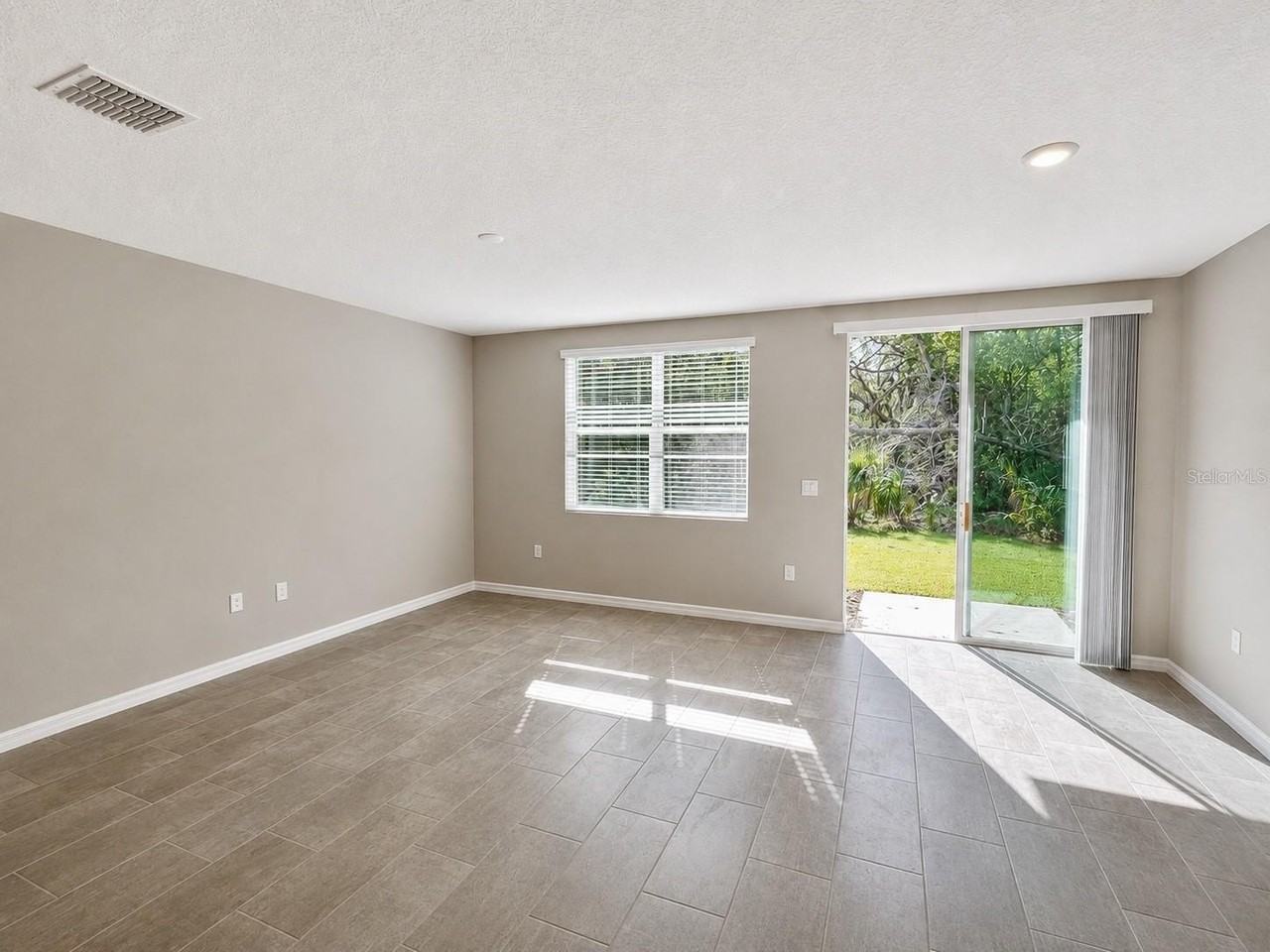 5909 Sailor Coast Way - Photo 5 of 37