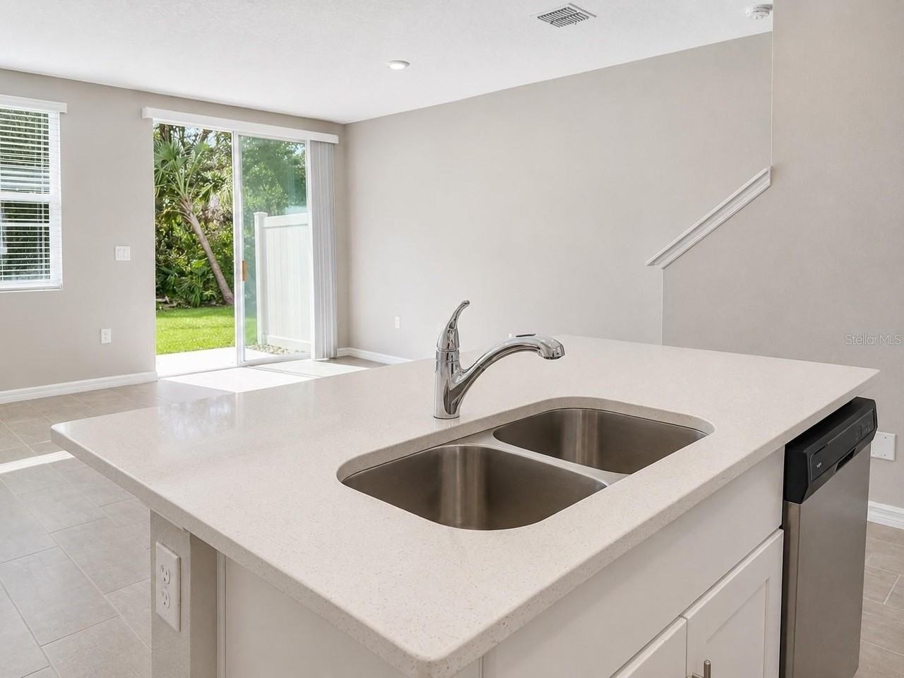 5909 Sailor Coast Way - Photo 7 of 37