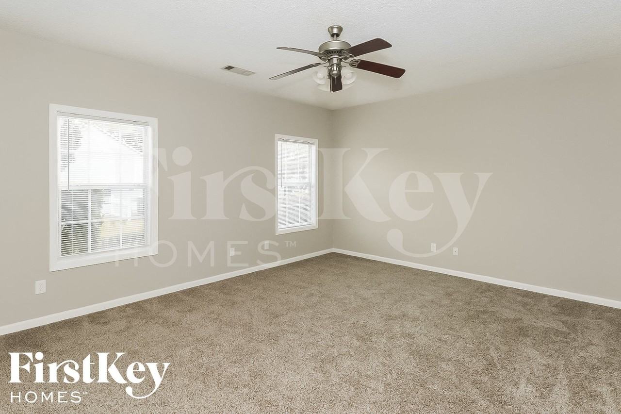 817 Commerce Blvd - Photo 2 of 15