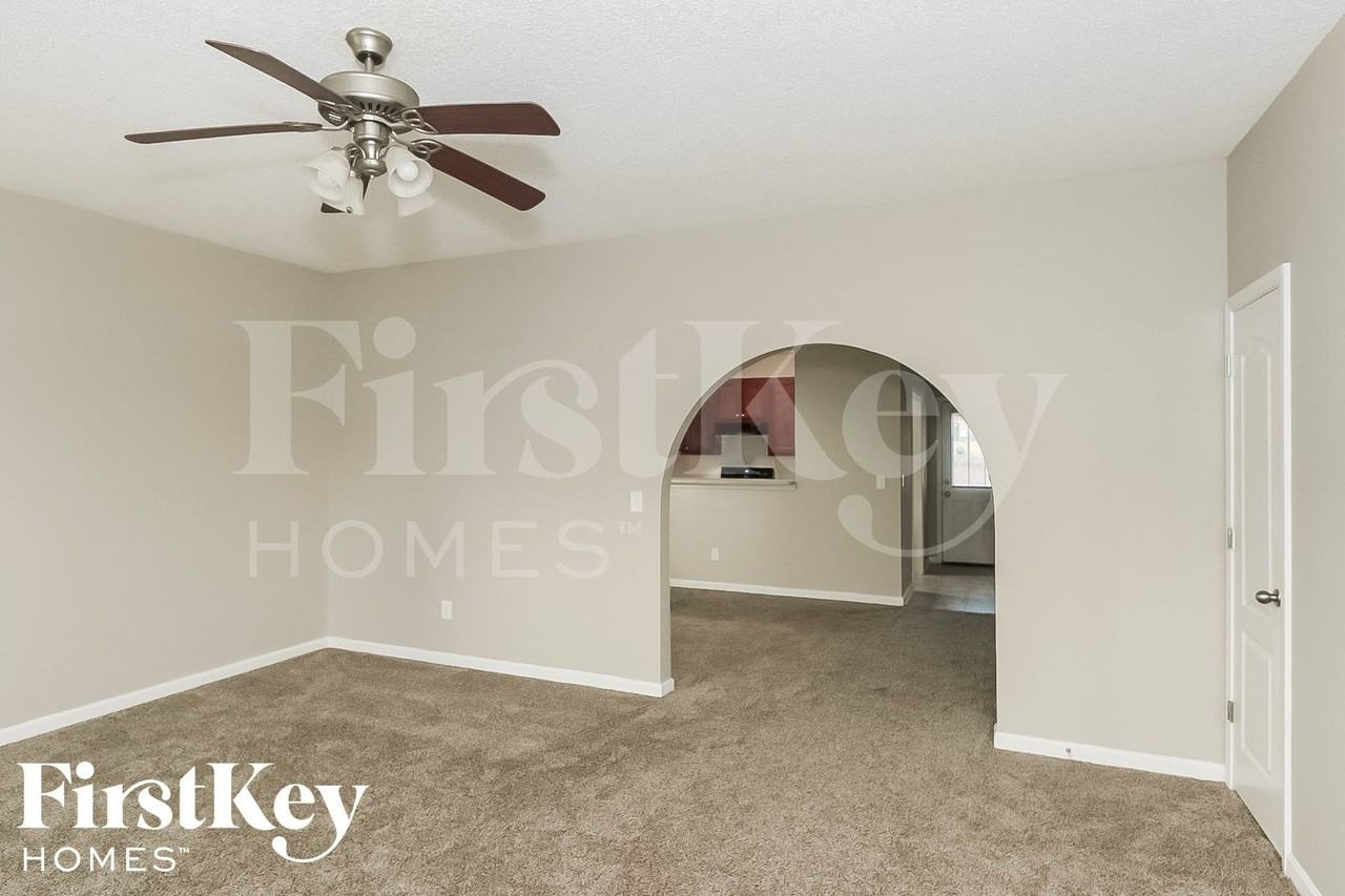817 Commerce Blvd - Photo 4 of 15