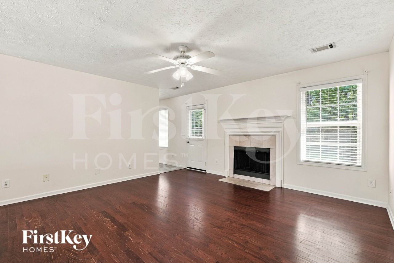 7437 Dogwood Trl - Photo 3 of 16