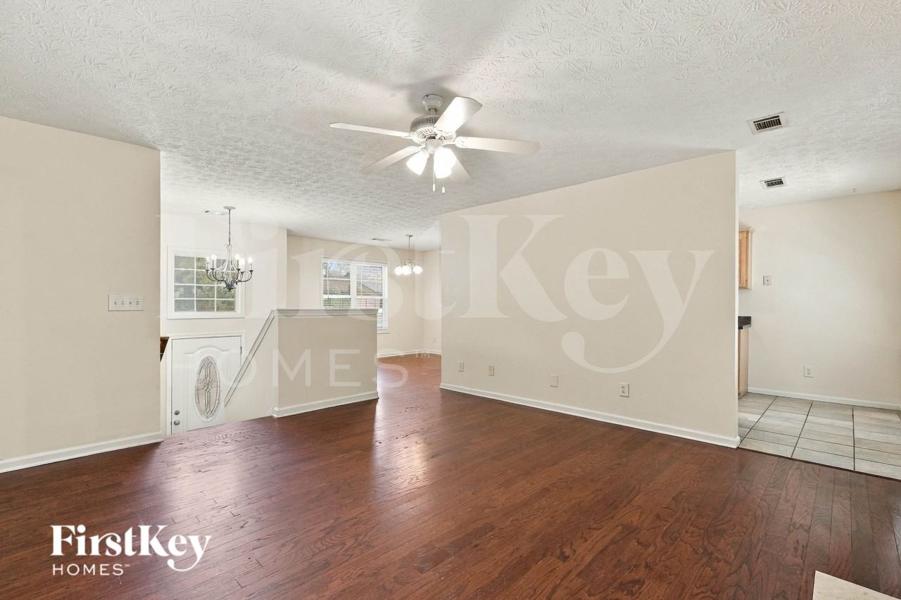7437 Dogwood Trl - Photo 4 of 16