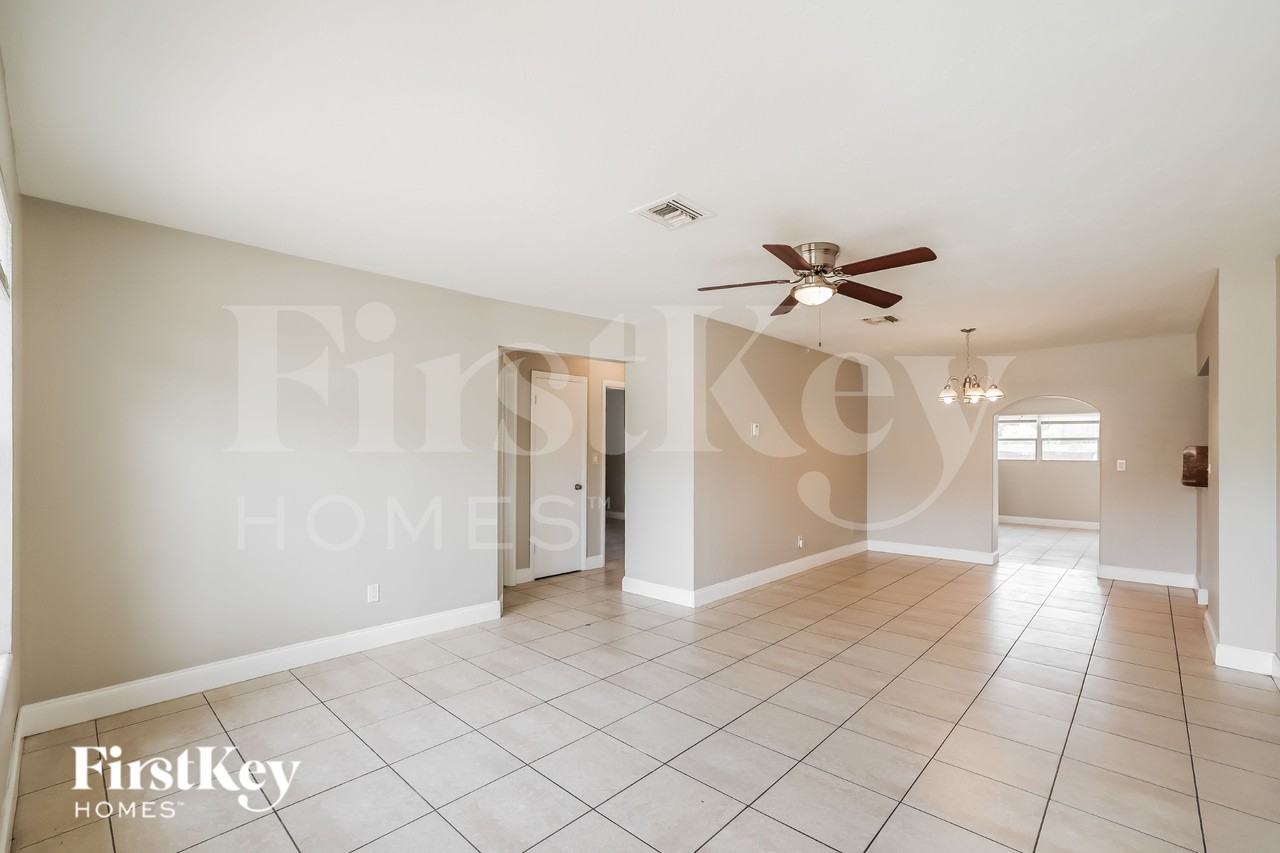 7130 Tyler St - Photo 3 of 17