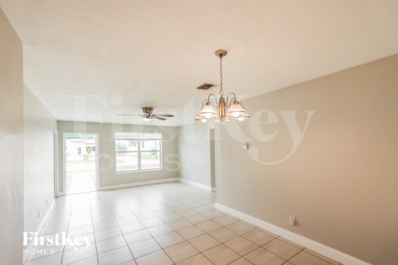 7130 Tyler St - Photo 6 of 17