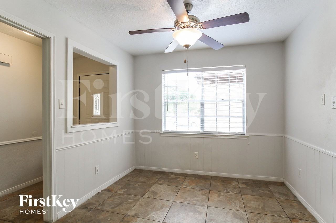 7006 Falling Waters Dr - Photo 3 of 14