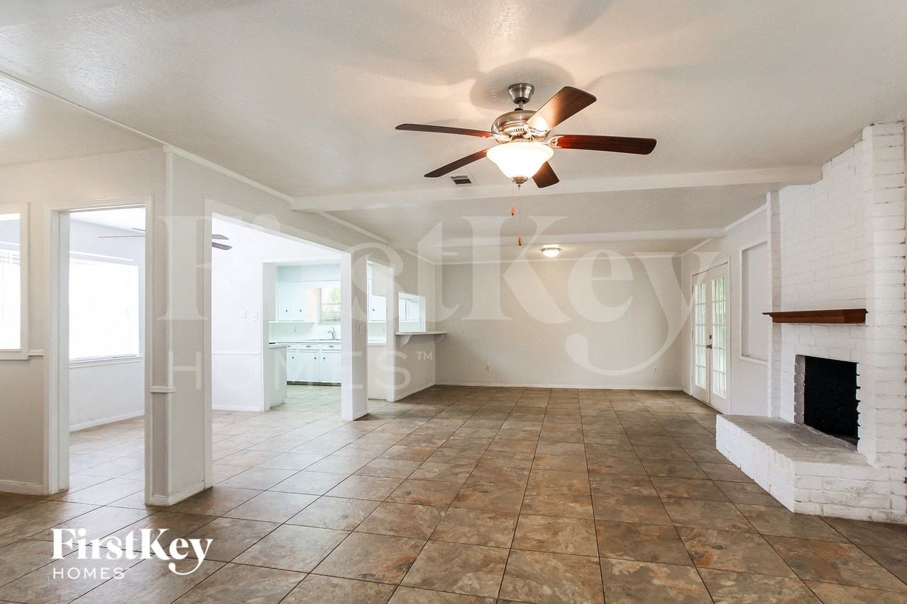 7006 Falling Waters Dr - Photo 5 of 14