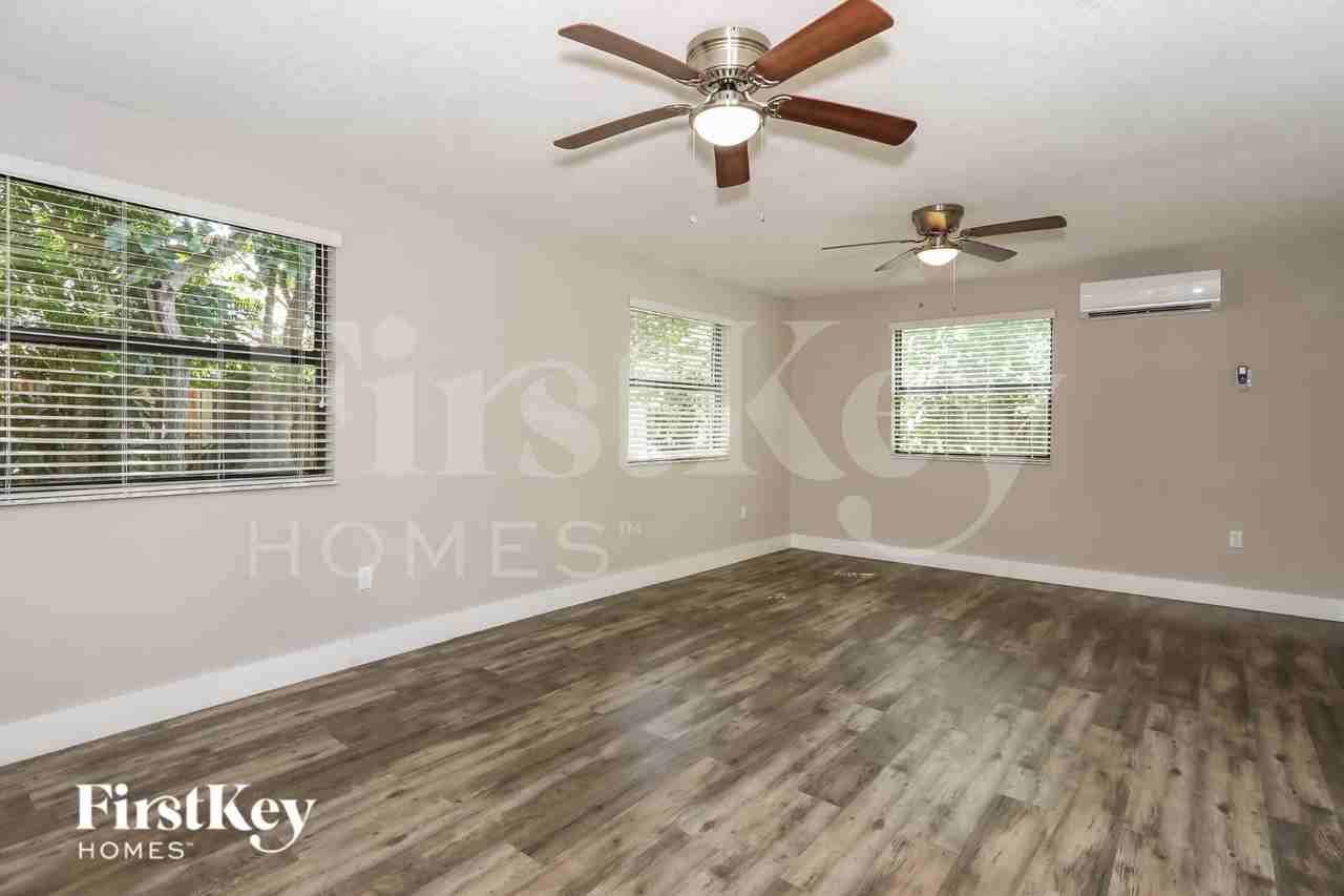 7000 Sw 12th St - Photo 7 of 16
