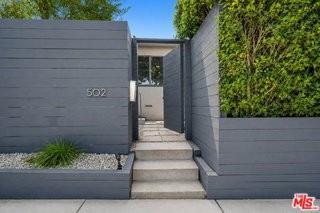 502 Strand St - Photo 2 of 8