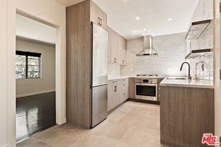 502 Strand St - Photo 5 of 8